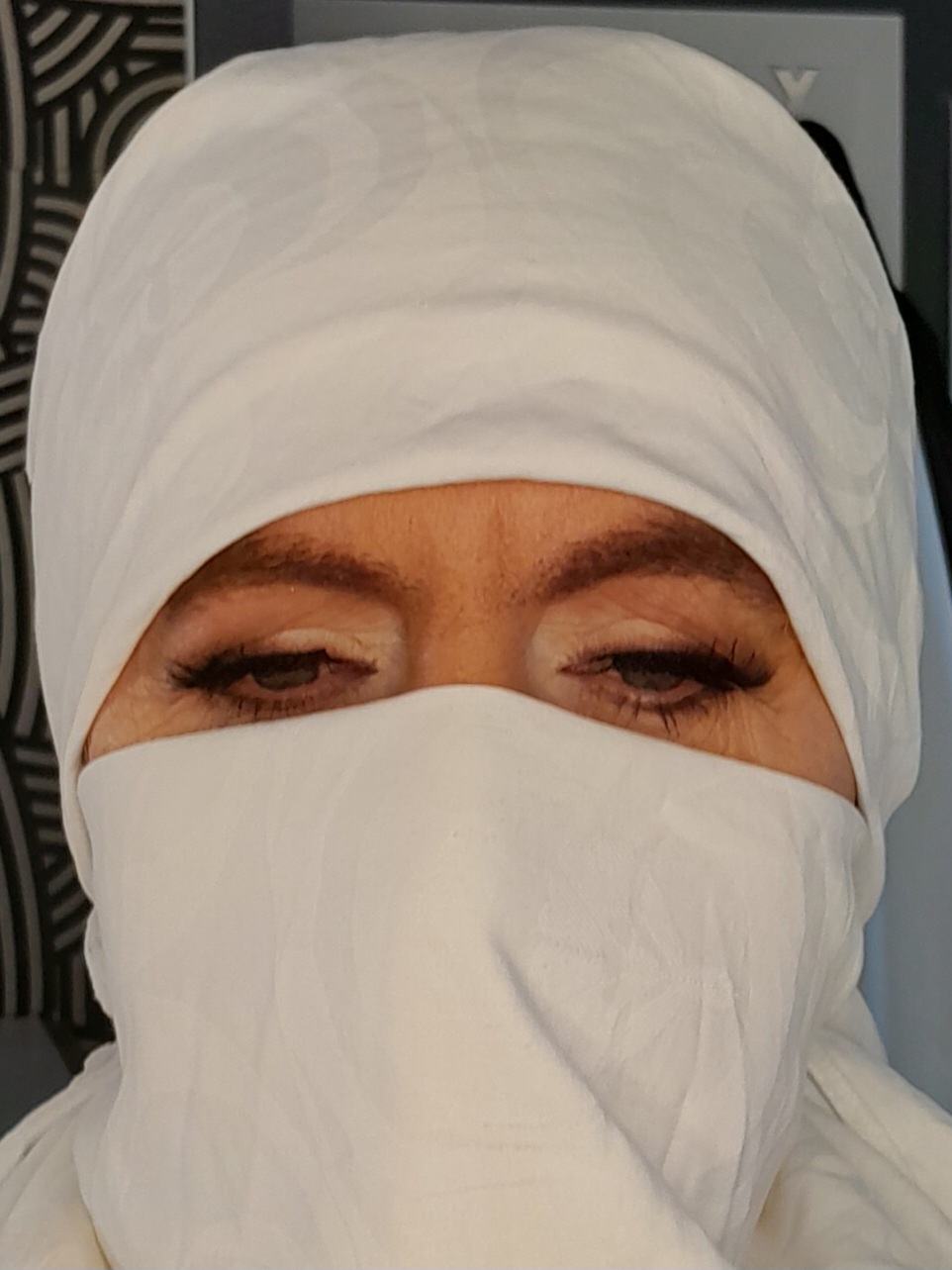 HOW TO BECOME A PSYCHIC MEDIUM?